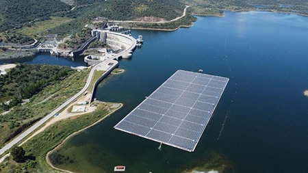  Finaliza la instalación del mayor parque flotante de Europa en Portugal