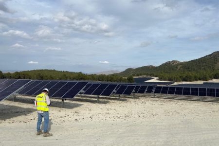  BNZ inaugura una planta solar fotovoltaica con una potencia de 36 MW en Murcia