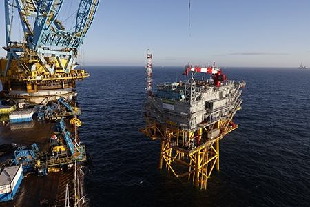  Iberdrola instala la subestación de su primer gran parque eólico marino en Francia