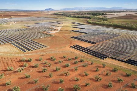 Vista aérea de la planta solar de Alange. Umbrella Global Energy