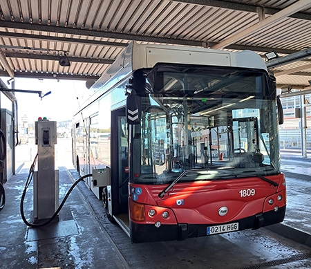  TotalEnergies suministrará gas natural comprimido a la flota de autobuses urbanos de Barcelona