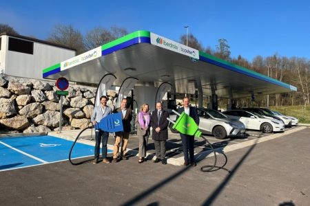  Iberdrola - bp pulse inaugura su primer hub de recarga ultrarrápida en Asturias