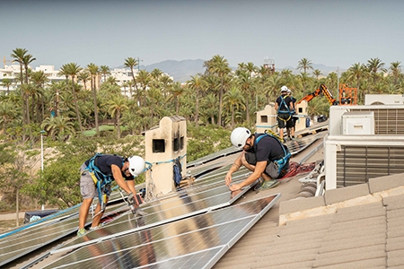  22 familias de Elche se unen para impulsar el autoconsumo solar