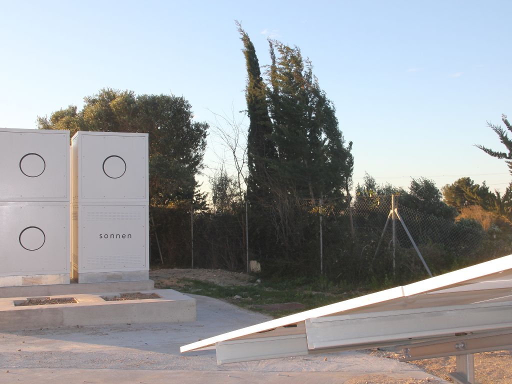 Energía solar sin desperdicio: estrategias de gestión inteligente para empresas más eficientes y rentables.