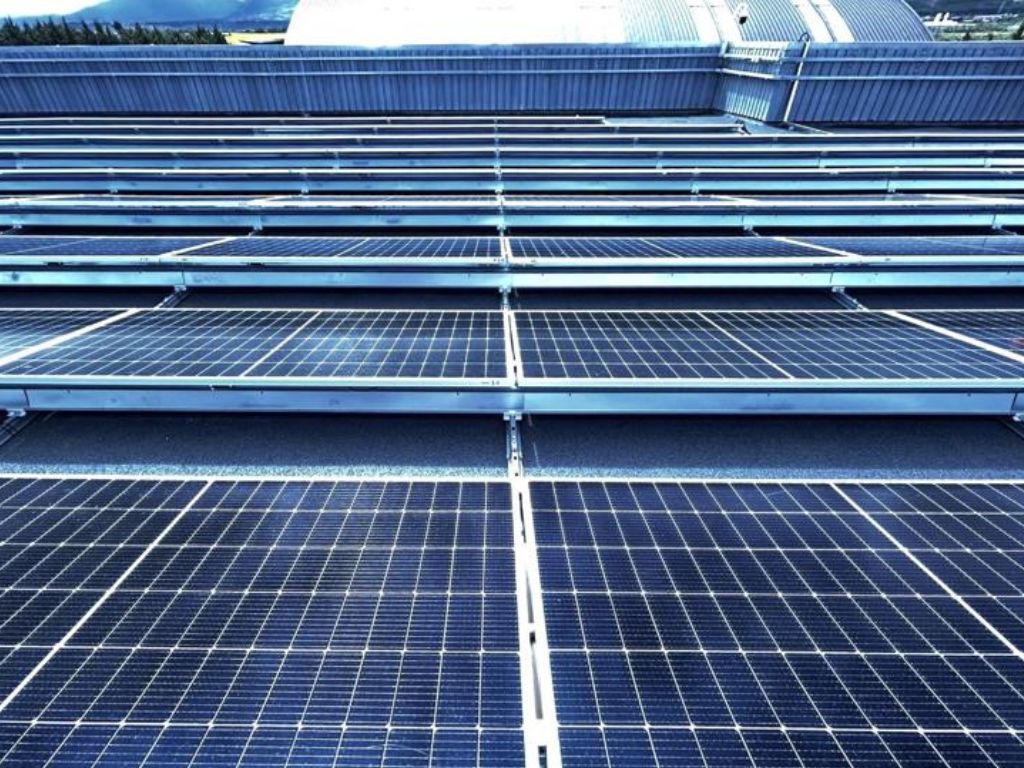 Helexia pone en marcha una instalación fotovoltaica de 126,44 kWp en el centro deportivo Dreamfit de Logroño