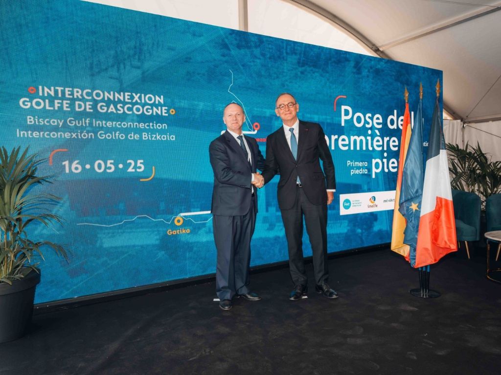 Redeia y RTE colocan la primera piedra de la estación de Cubnezais, clave para duplicar la capacidad de interconexión eléctrica franco-española.