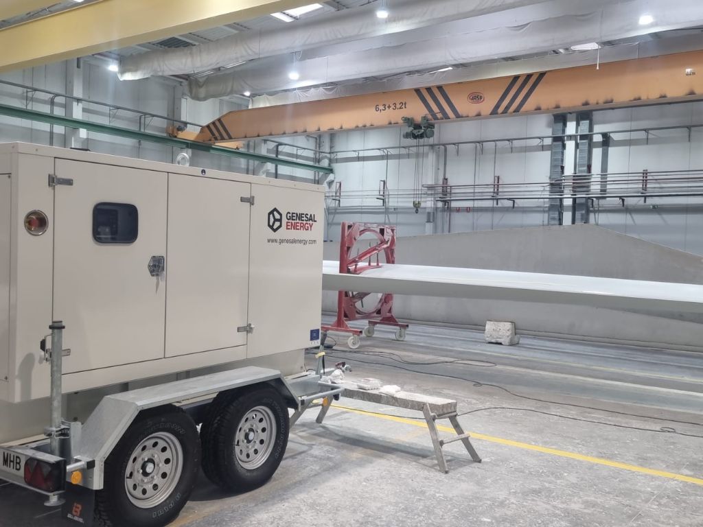Genesal Energy desarrolla un grupo electrógeno móvil para el reciclaje de palas de aerogeneradores.