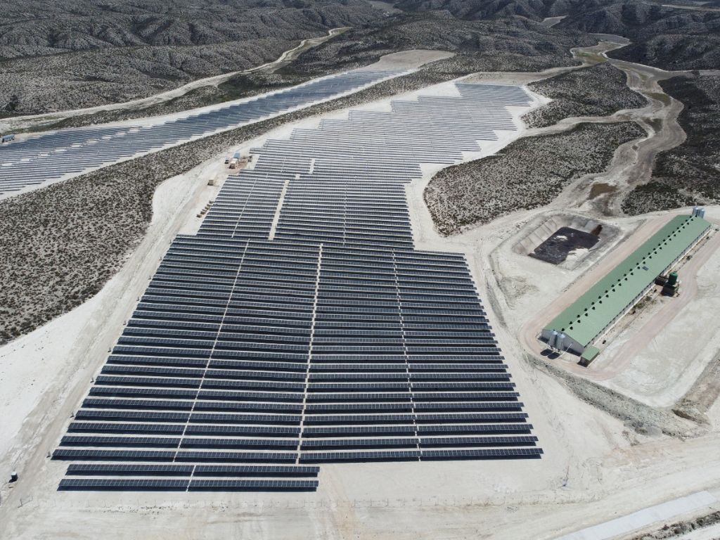 Iasol desarrolla y construye la planta fotovoltaica Acampo Estrén en Zaragoza.