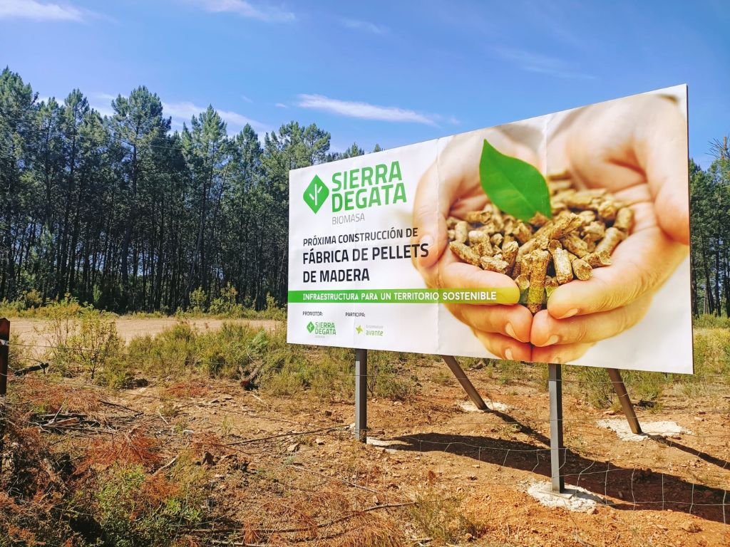 Biomasa Sierra de Gata inicia la construcción de una planta de pellets en Villasbuenas de Gata (Cáceres).