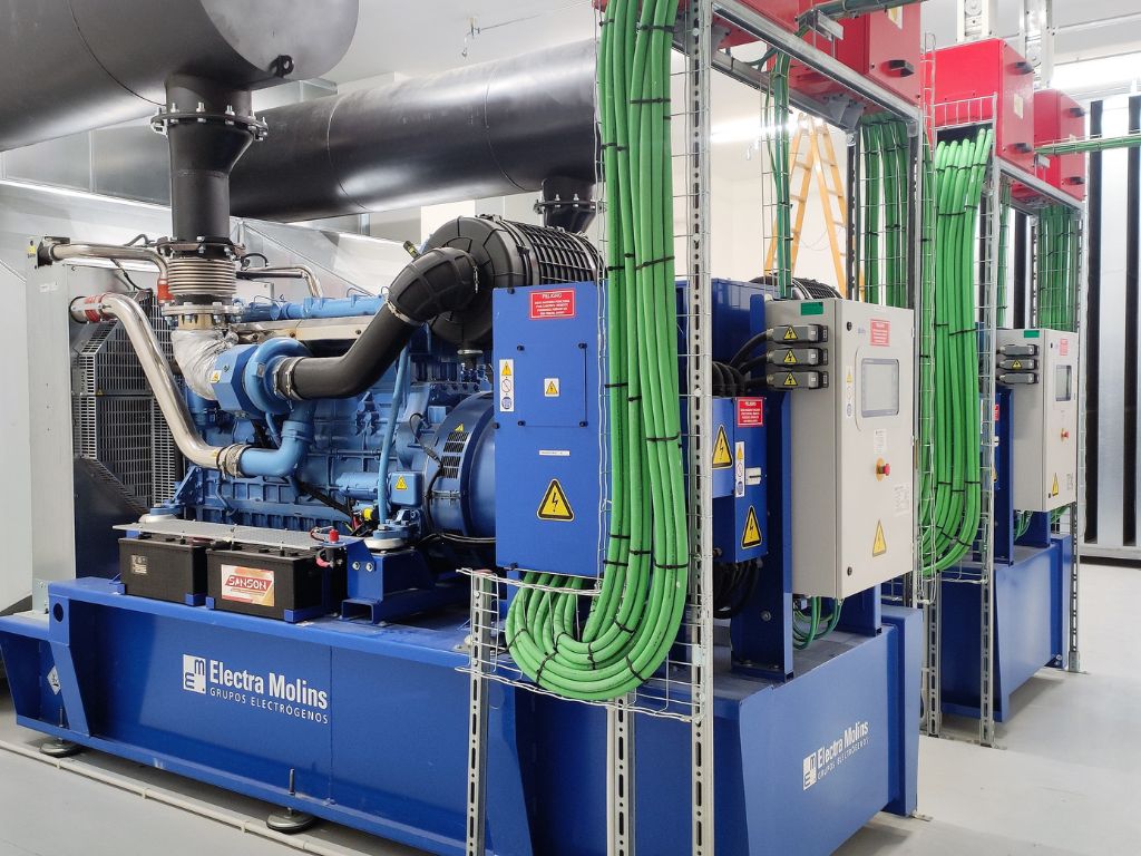 La importancia de la eficiencia energética y la fiabilidad en data centers: el papel estratégico de los grupos electrógenos.