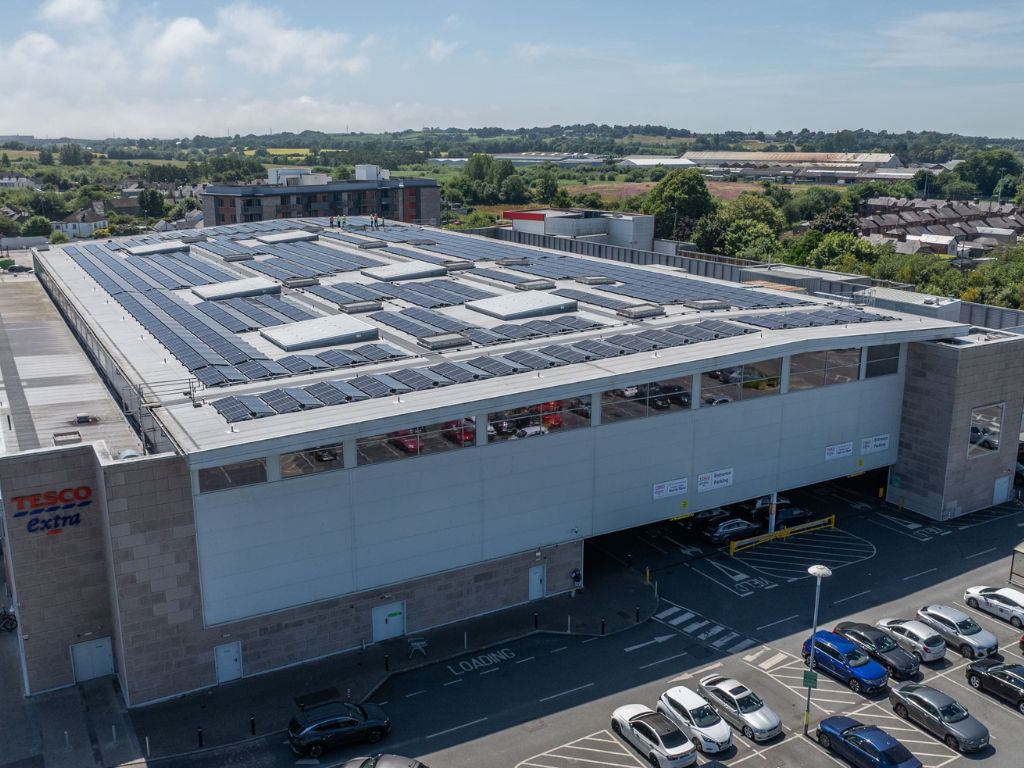 Greenvolt instalará 5 MW de energía solar en tiendas Tesco de Irlanda.