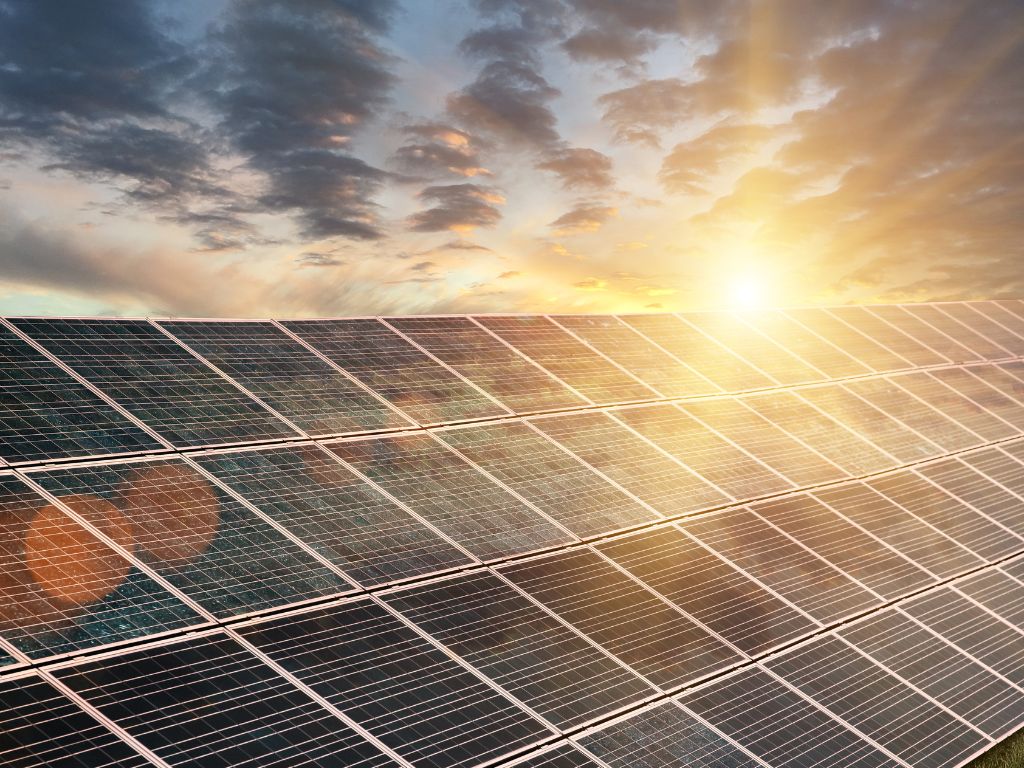 La inversión en tecnologías limpias se multiplica por seis en la Península Ibérica y alcanza 370,9 millones en el segundo trimestre de 2025.