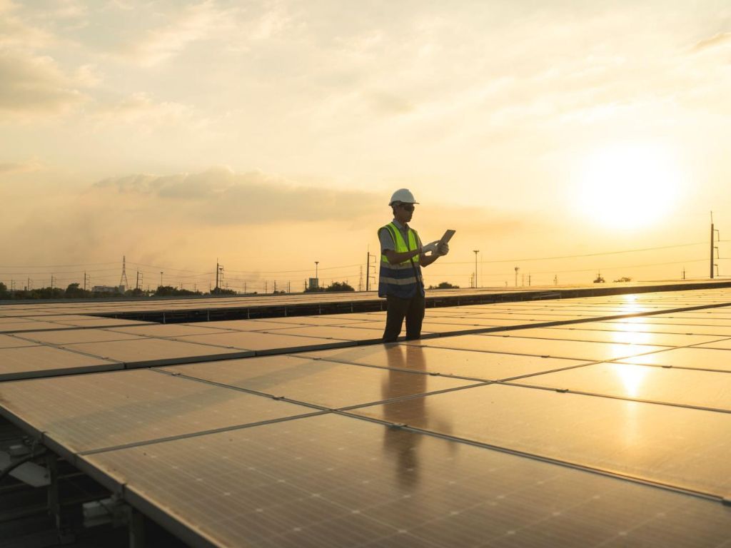 Sandoz firma un acuerdo de energía renovable con Elawan para desarrollar proyectos solares de 150 MW en Valladolid.