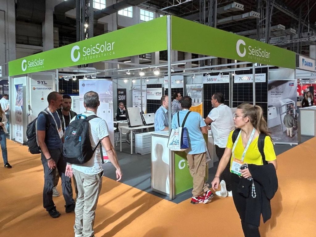 Almacenamiento y carga inteligente en EFINTEC 2025 de la mano de SeisSolar.