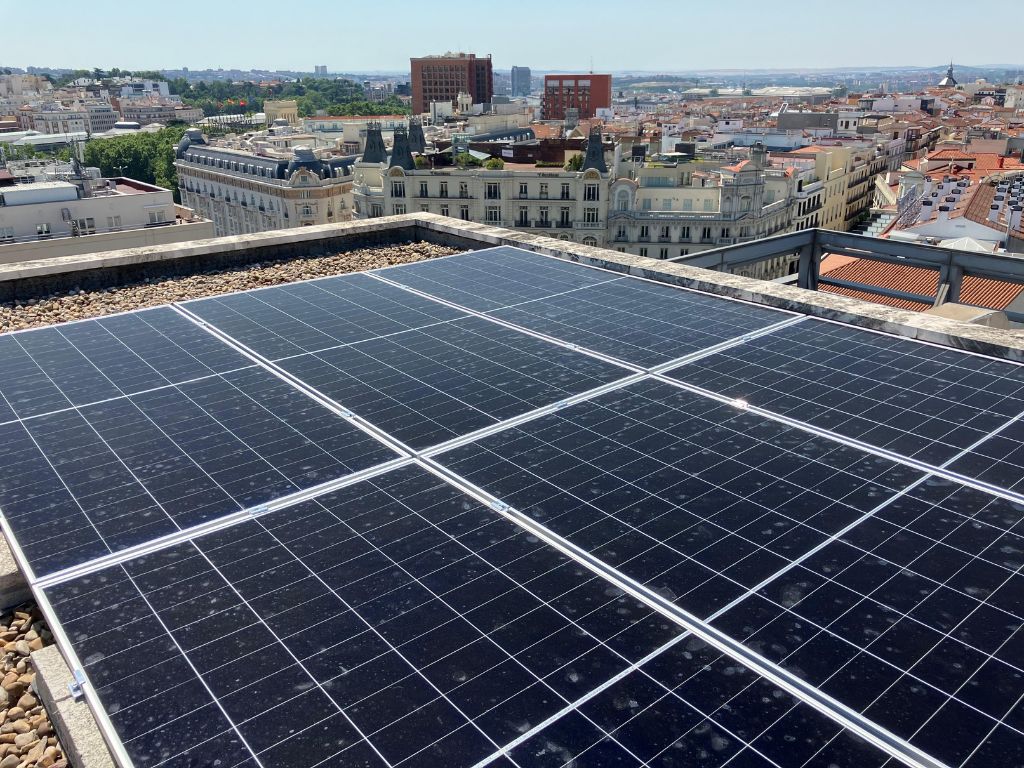 El Congreso de los Diputados estrena de la mano de Iberdrola una instalación de autoconsumo fotovoltaico.