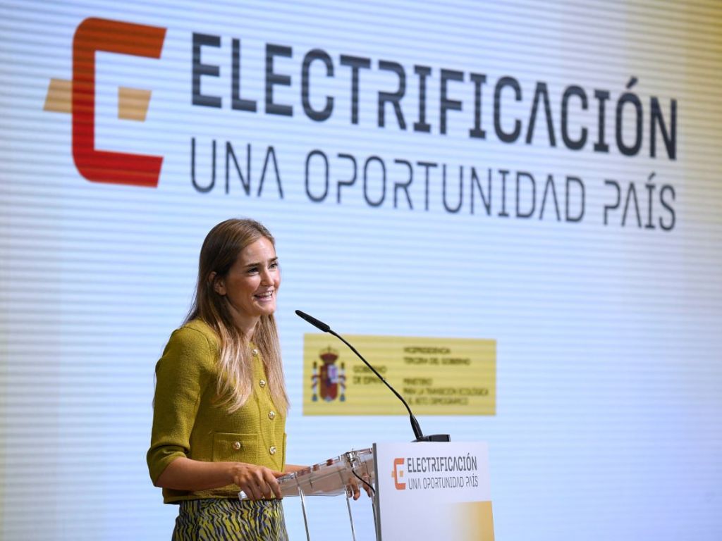 El Gobierno destina 13.590 millones a reforzar las redes eléctricas y acelerar la electrificación hasta 2030.