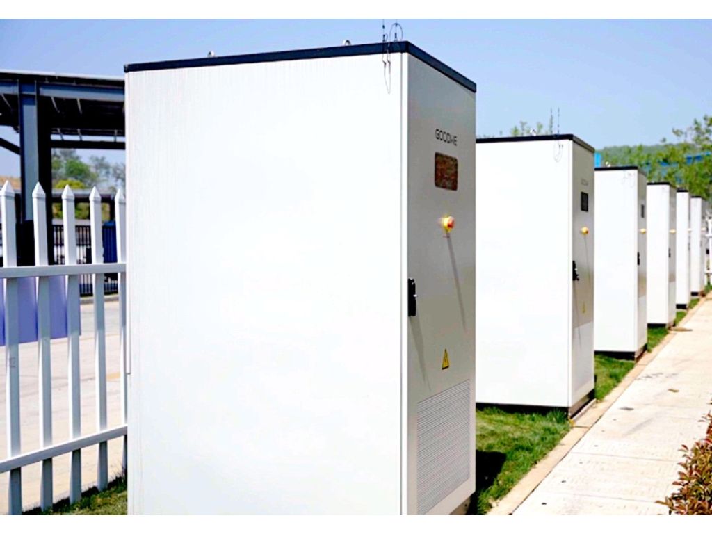 Goodwe Serie ESA 125kW-261kWh todo en uno para almacenamiento C&I