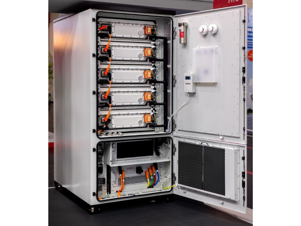 La serie ESA 125kW-261kWh se presentó por primera vez en Intersolar Múnich en mayo de 2025.