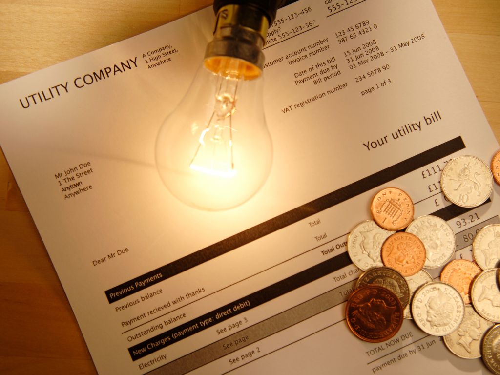 Cómo cambiar el titular de la factura de la luz