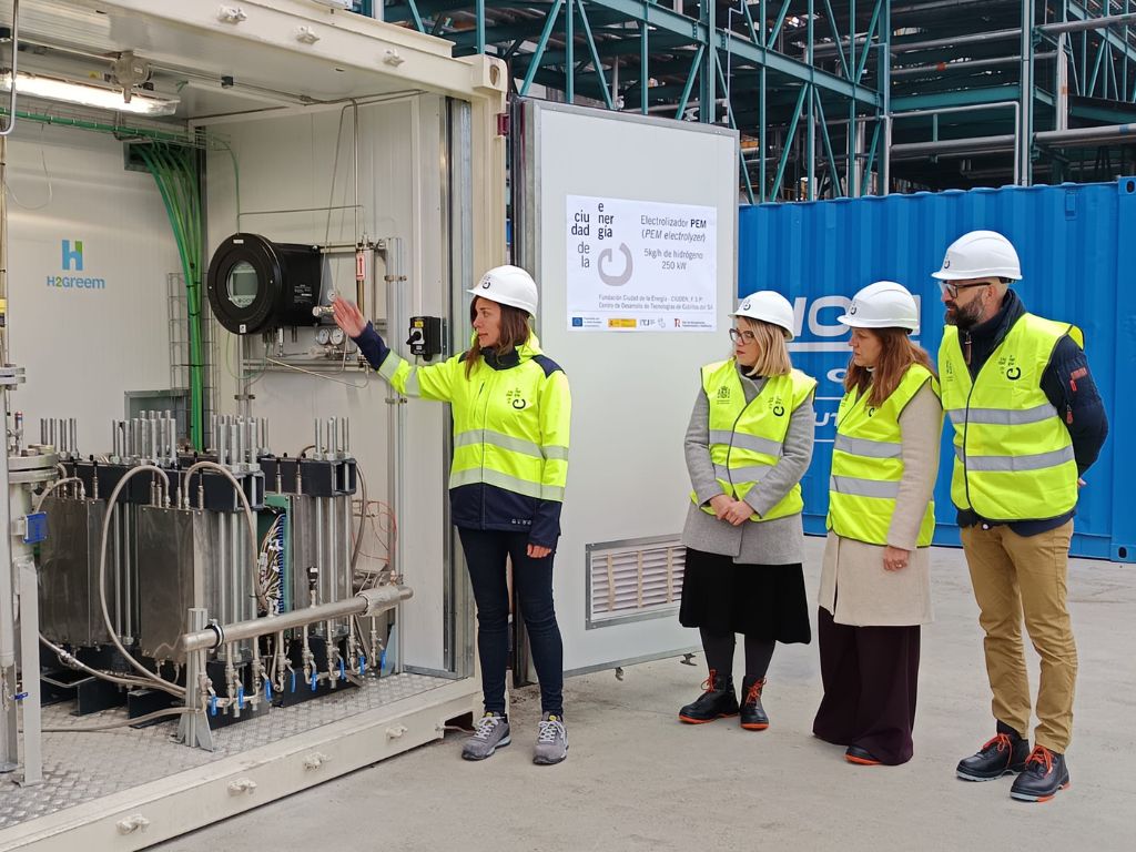 CIUDEN incorpora un electrolizador PEM de 250 kW para validar la generación de hidrógeno bajo variabilidad renovable.