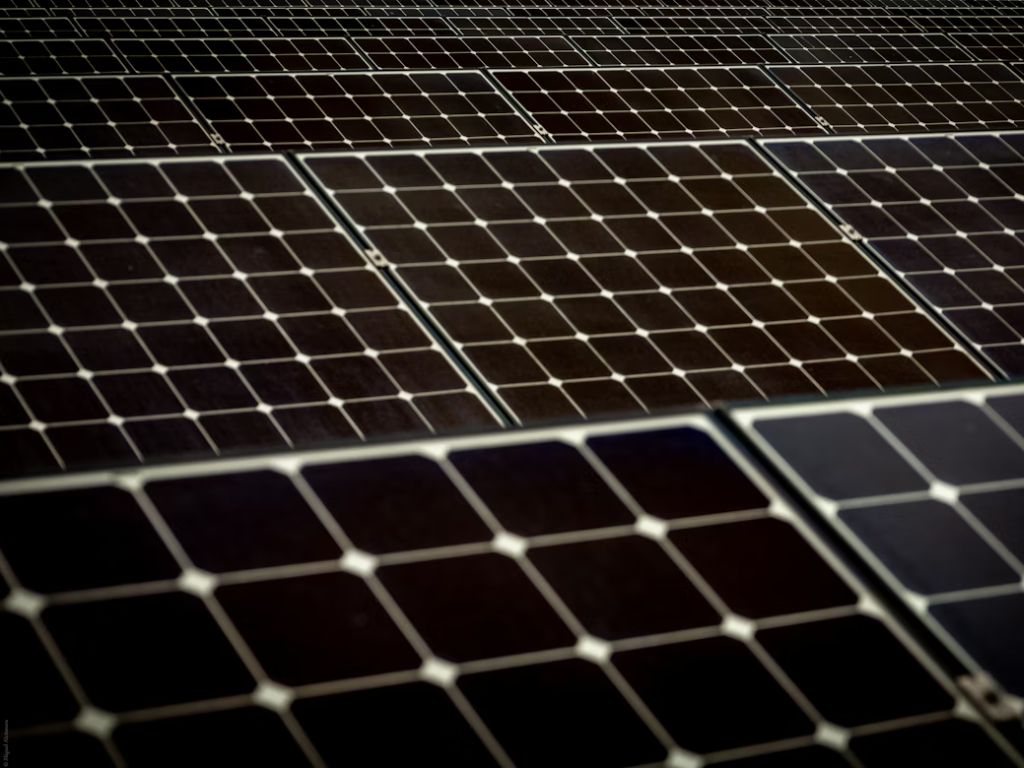 Paneles solares autoconsumo residencial Leroy Merlin