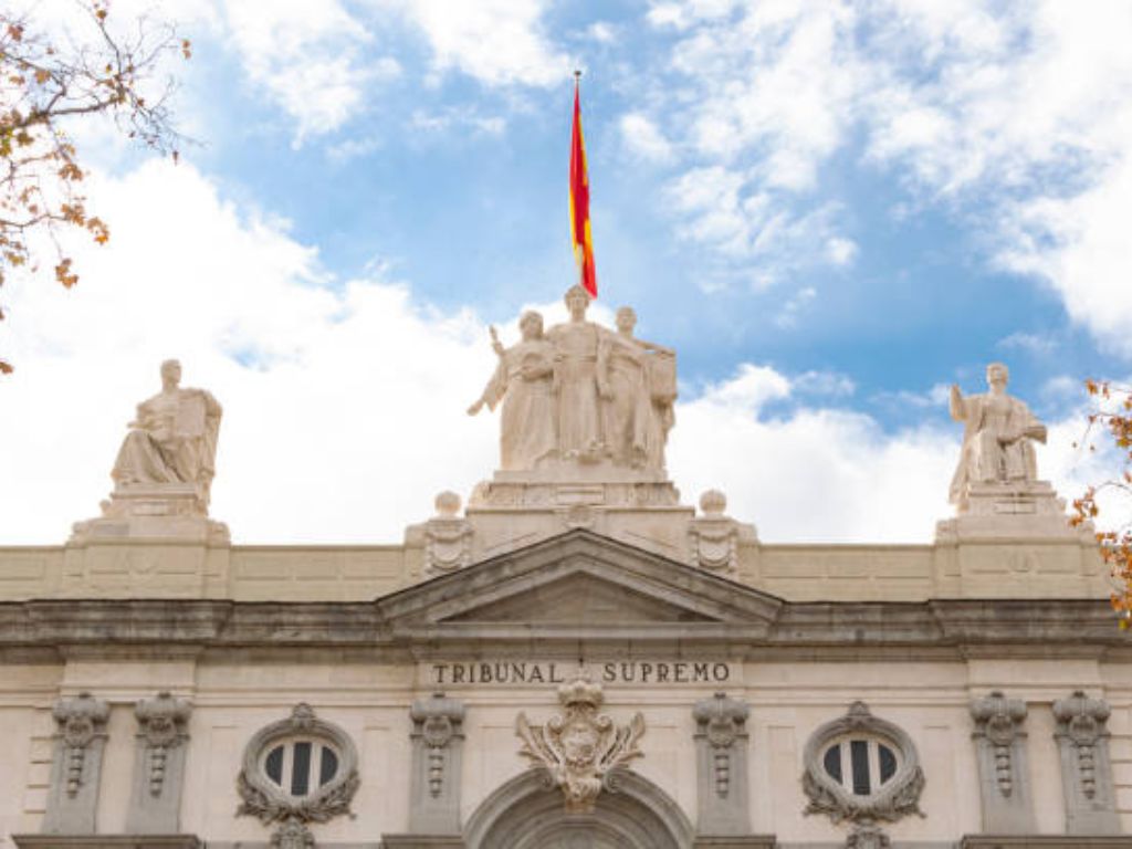 El sector de la cogeneración recurre al Supremo para impugnar la prioridad de despacho de 50.000 MW renovables.