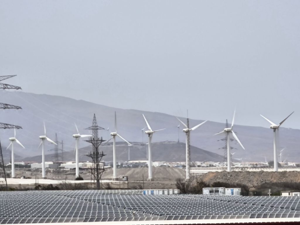 Ener2Crowd y Endesa lanzan una campaña de financiación participativa de 2,3 millones para una planta solar en Gran Canaria.
