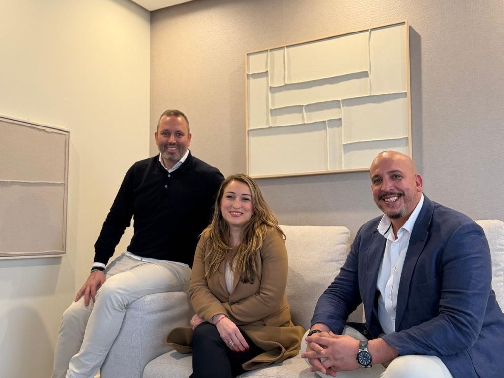 Grupo Bet nombra a Amparo Serna nueva CEO de AutoSolar.
