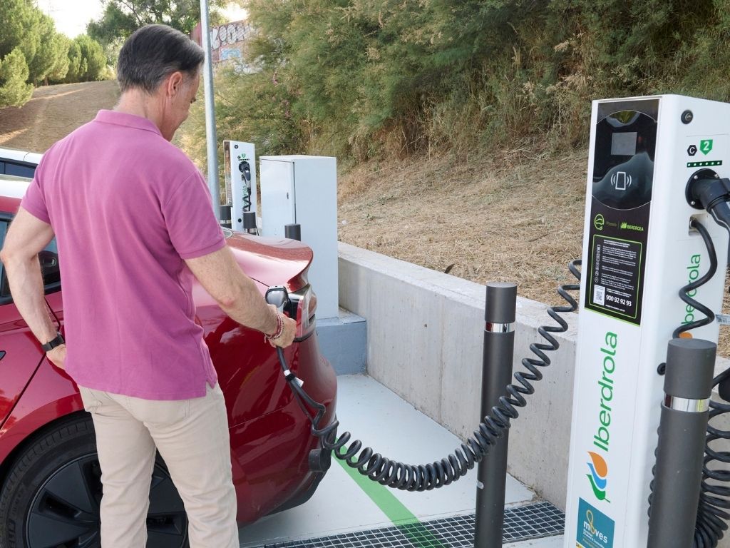 Iberdrola alcanza los 11.000 puntos de recarga públicos operativos en España tras activar más de 2.500 en 2025.