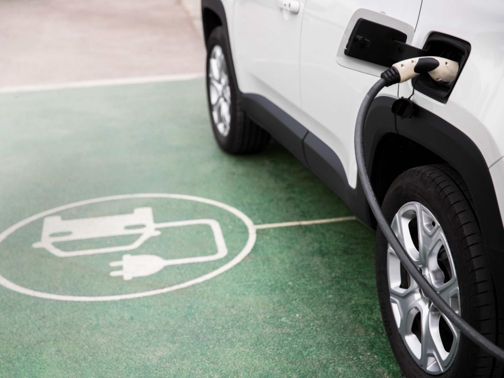 La Junta de Andalucía abona 148,2 millones en 2025 para 37.200 proyectos de mejora energética.