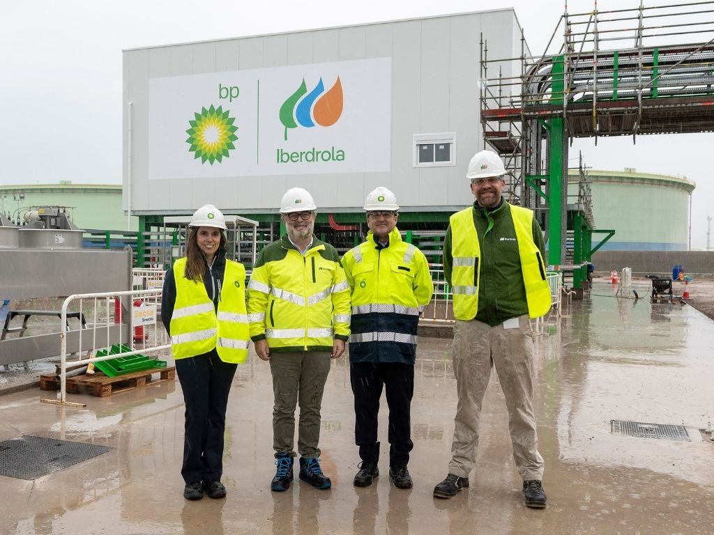 La planta de hidrógeno verde de Bp e Iberdrola en Castellón alcanza el 90% de construcción.