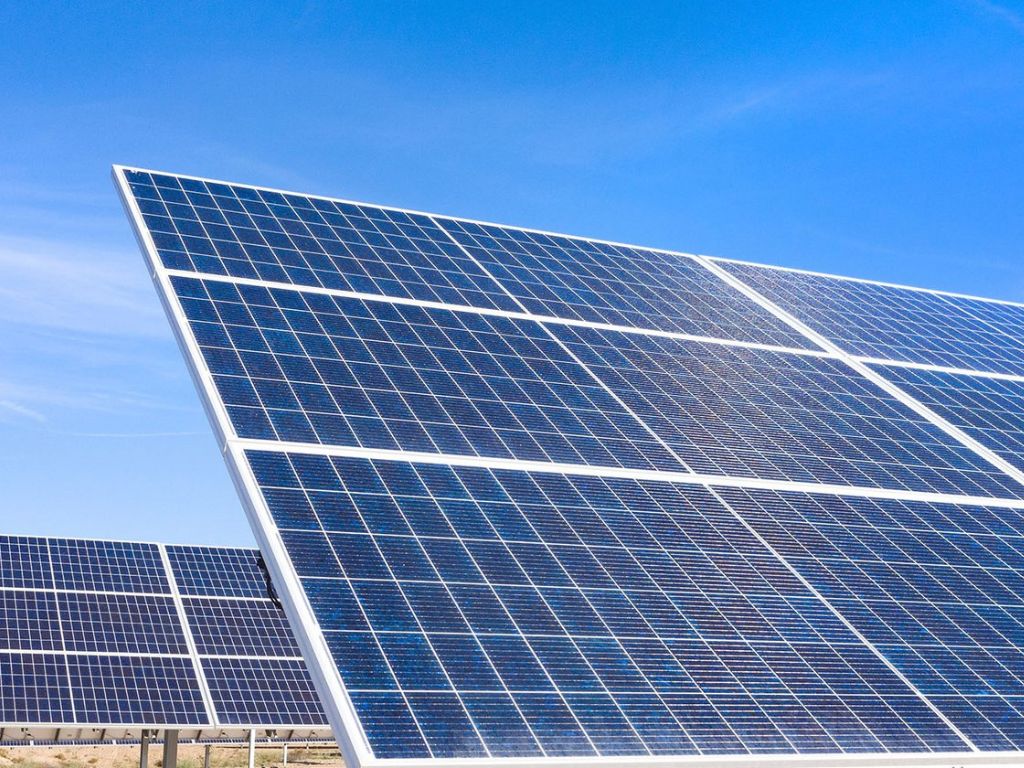 Aquila Clean Energy pone en operación 60,5 MW fotovoltaicos en Soria y avanza su cartera de 700 MW en Castilla y León.
