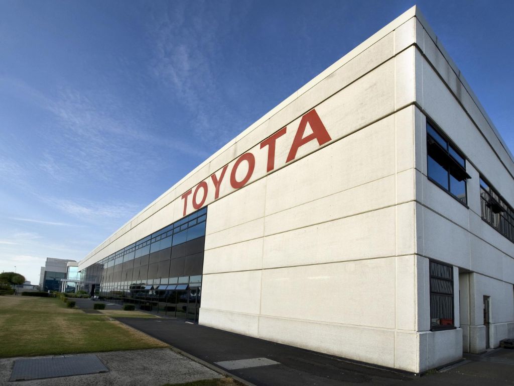 Toyota Material Handling reduce un 18% la huella de carbono de sus transpaletas con acero descarbonizado.