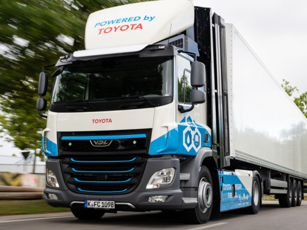 Toyota Motor Corporation y Isuzu Motors desarrollan un camión ligero eléctrico de pila de combustible de hidrógeno.