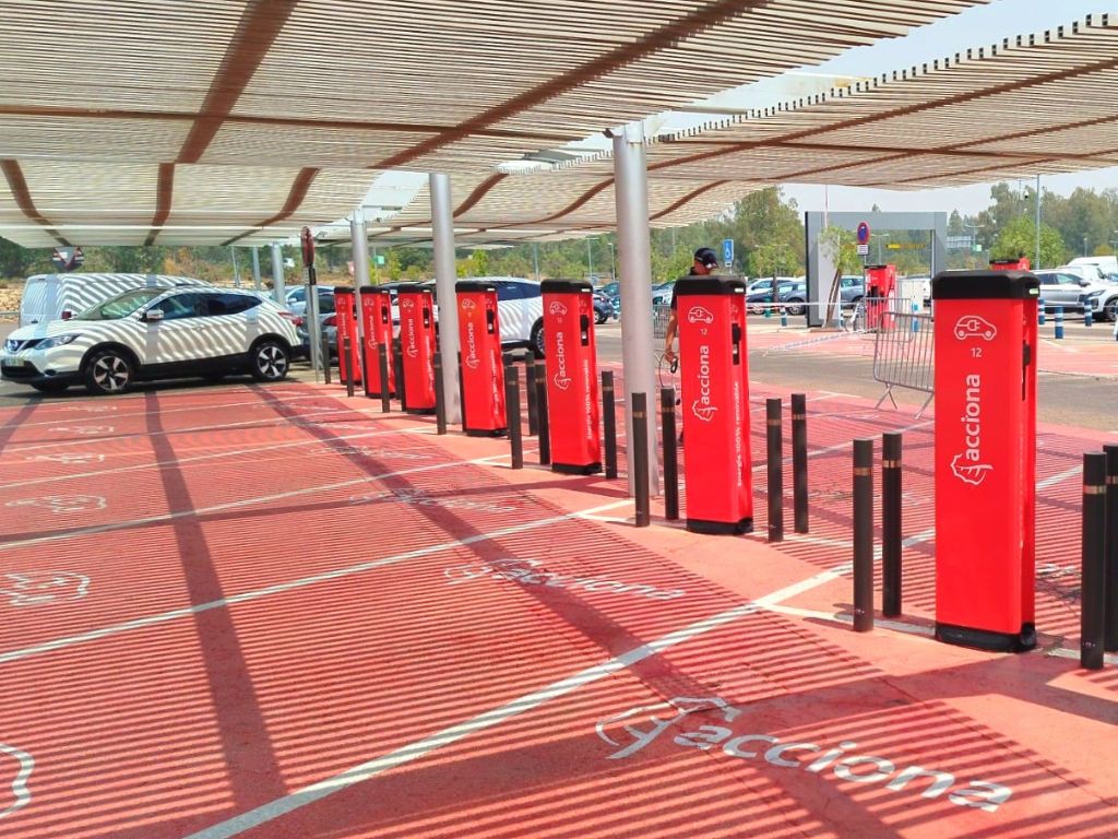 Acciona Energía y Castellana Properties  Badajoz Circutor electrolinera
