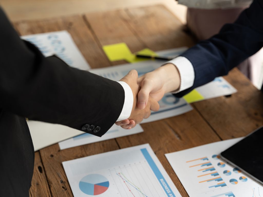 TRATO EMPRESARIOS