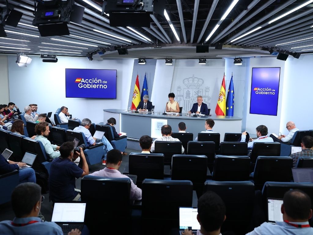 Consejo de Ministros: Ministerio de Industria y Turismo; de Economía, Comercio y Empresa; MITECO